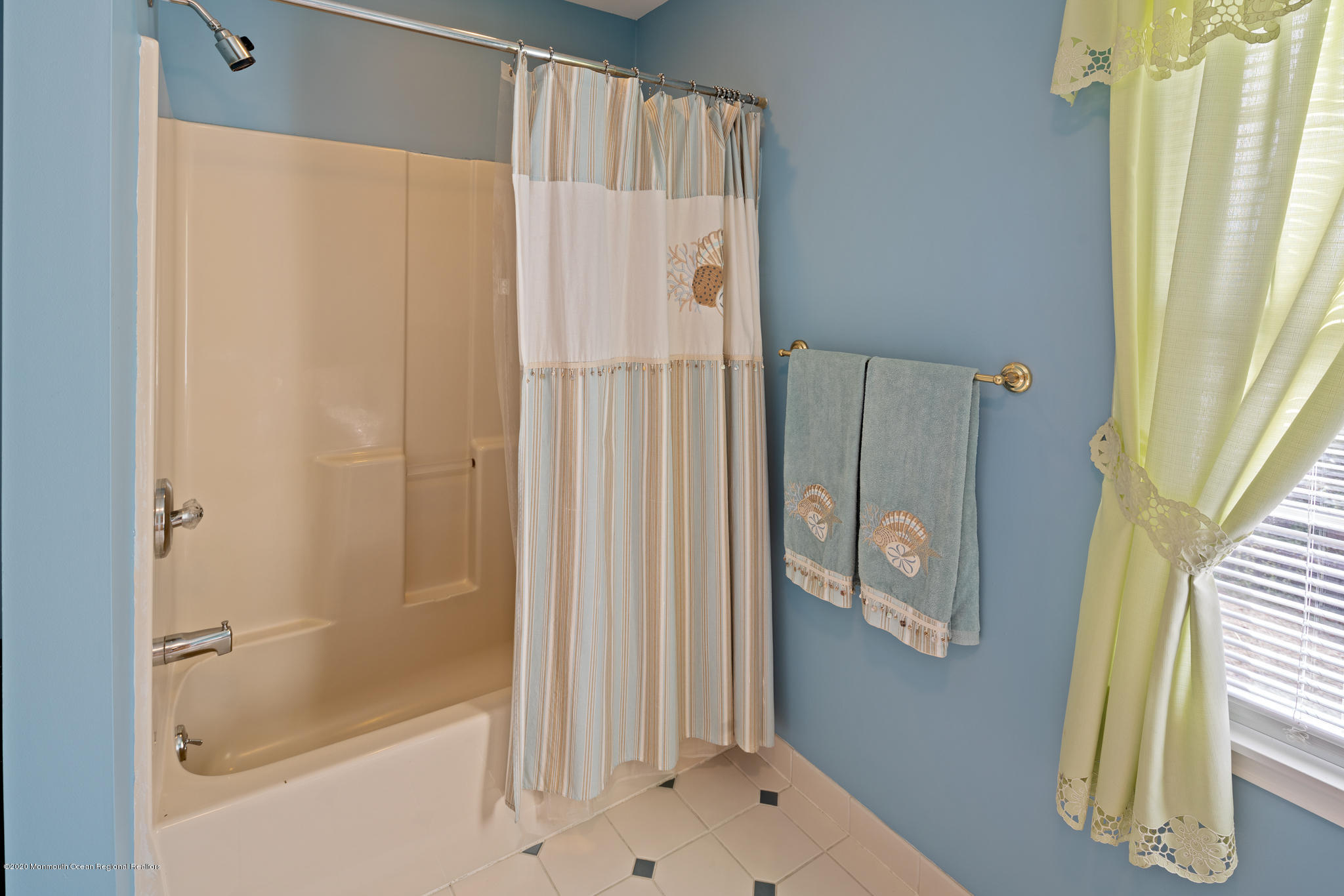 572 Brickyard Road Freehold, NJ 07728 - Photo 34 of 50 2nd floor main bath