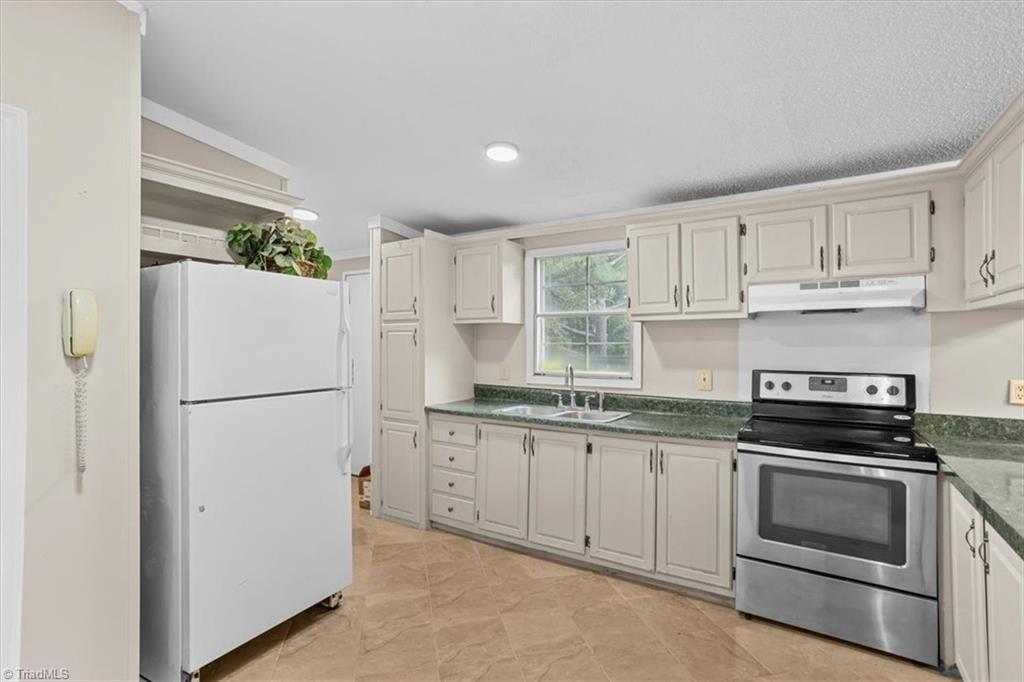 4242 Woodfern Road Asheboro, NC 27205 - Photo 14 of 23