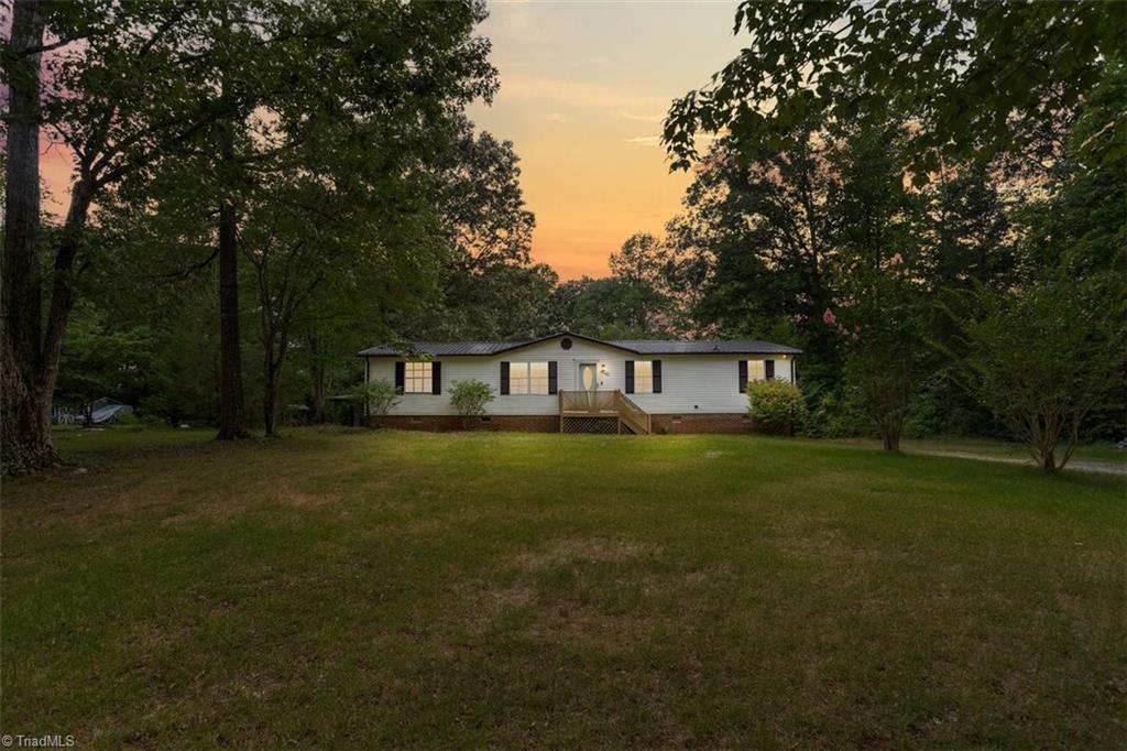 4242 Woodfern Road Asheboro, NC 27205 - Photo 3 of 23