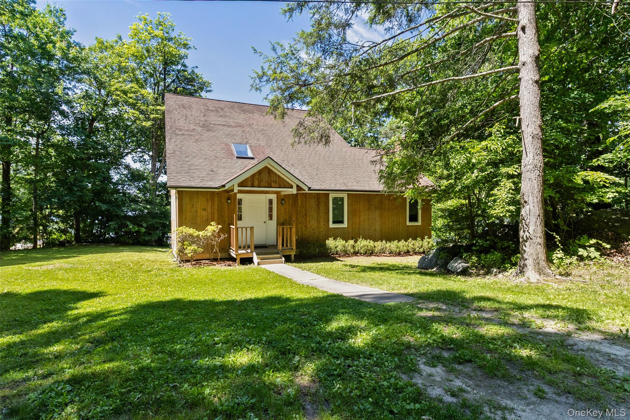 64 Lillian Road Mahopac, NY 10541 - Photo 2 of 41