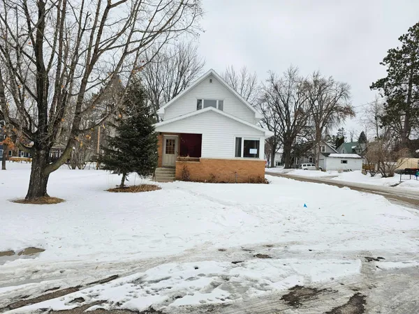 $163,780 | 400 2nd Street Southwest, Braham, MN 55006