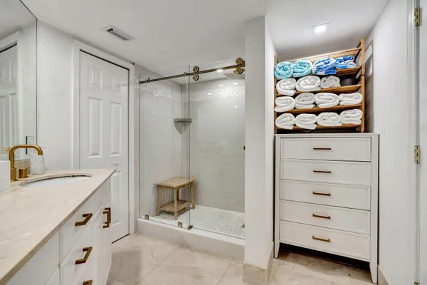 $1,390,000 | 3000 North Ocean Drive, Unit 24F, Singer Island, FL 33404