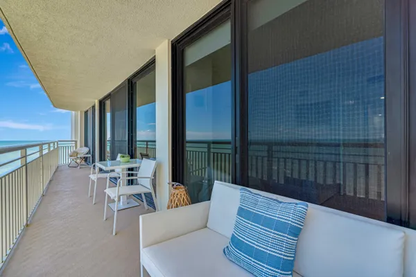 $1,390,000 | 3000 North Ocean Drive, Unit 24F, Singer Island, FL 33404