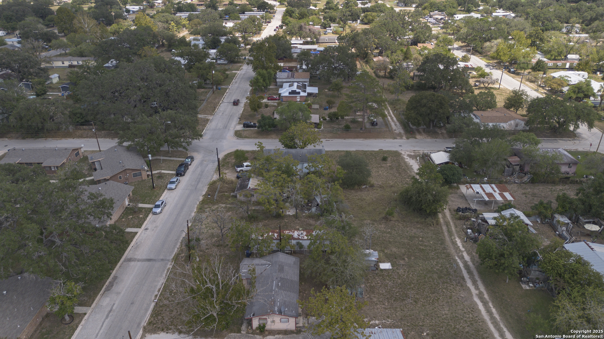 732 Trade Street Pleasanton, TX 78064 - Photo 10 of 13 a picture of city view