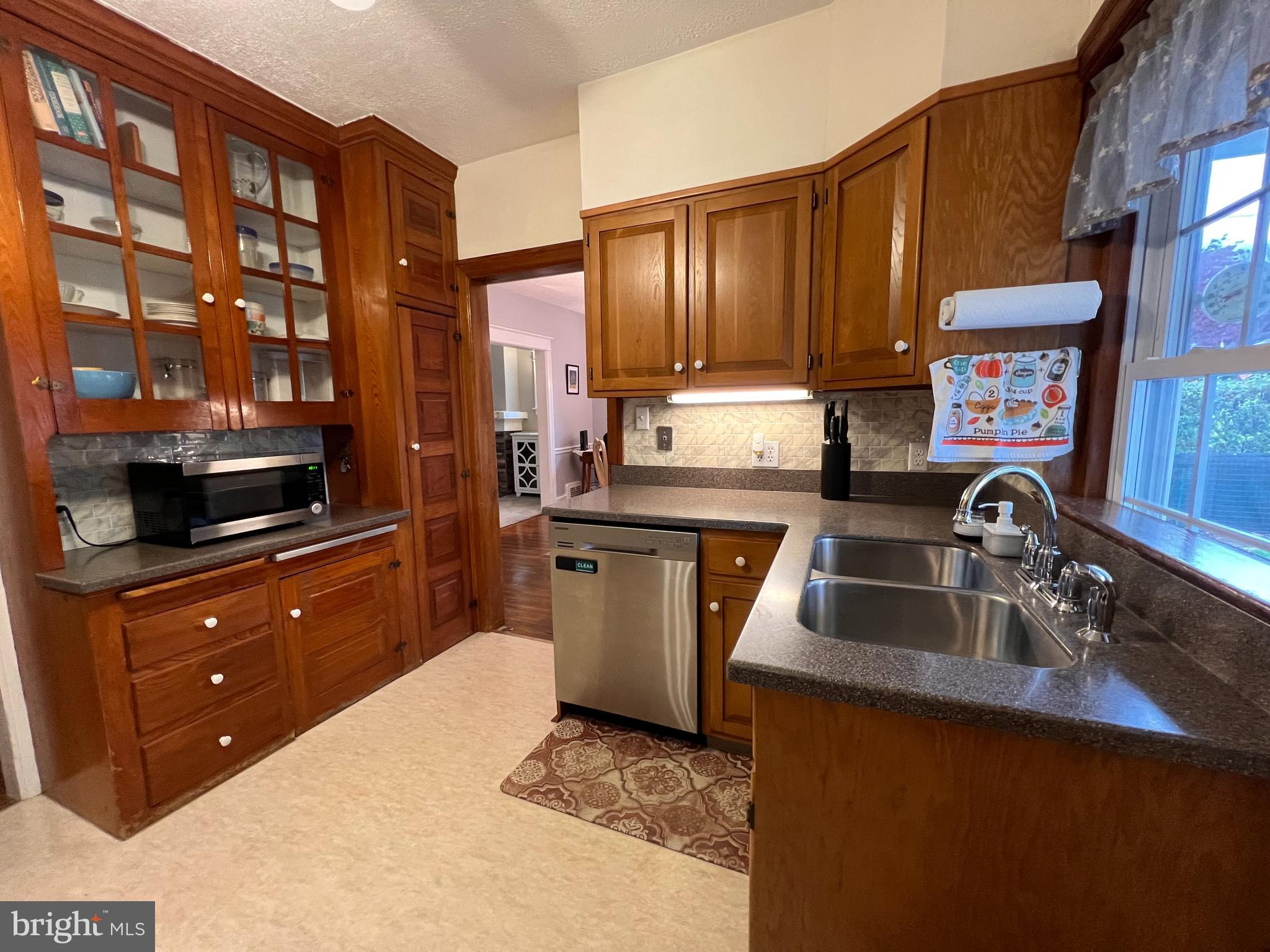 121 South Park Road Reading, PA 19610 - Photo 13 of 31
