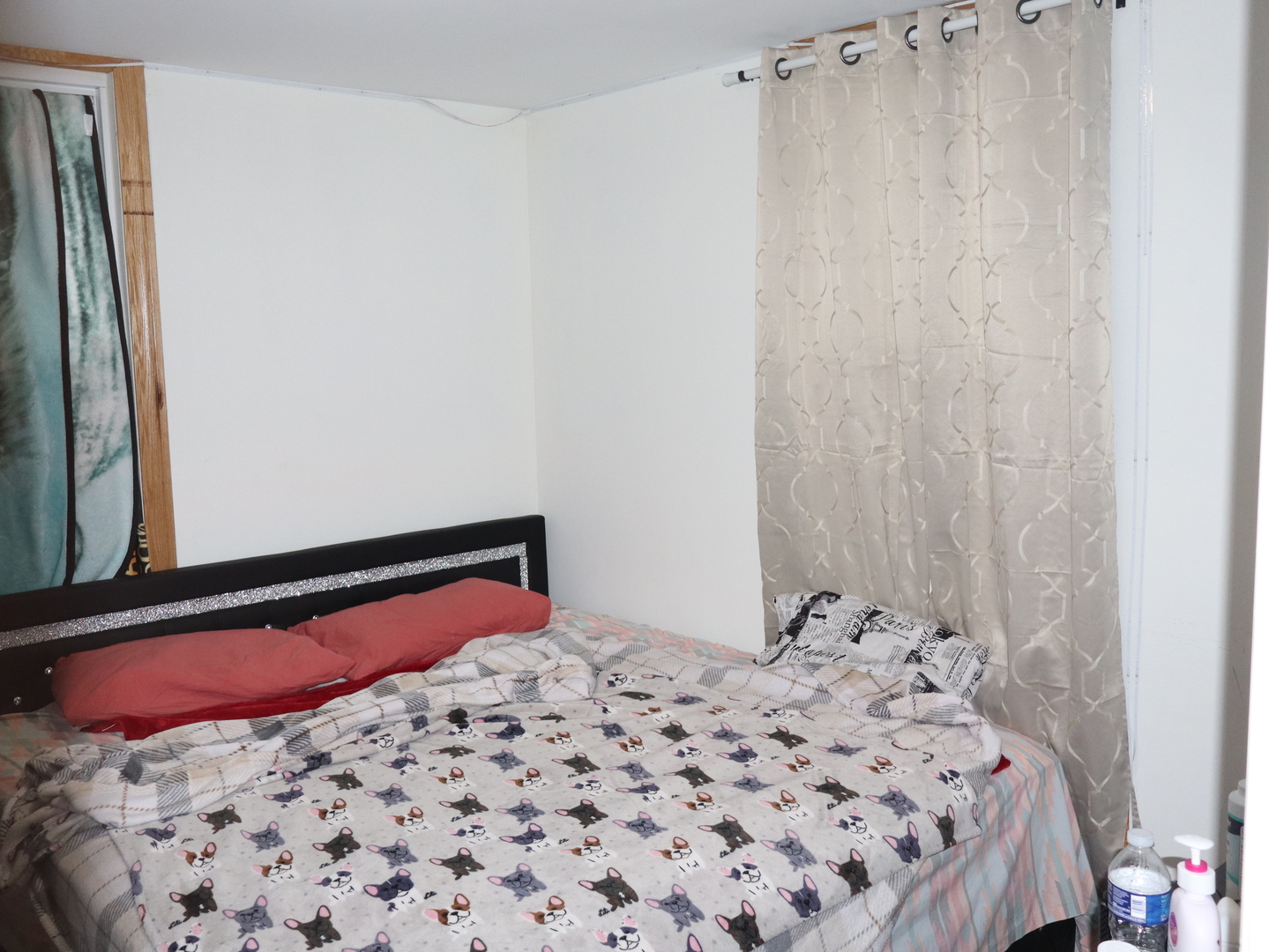 1404 South Monroe Street Streator, IL 61364 - Photo 3 of 9 a bedroom with a bed and a dresser