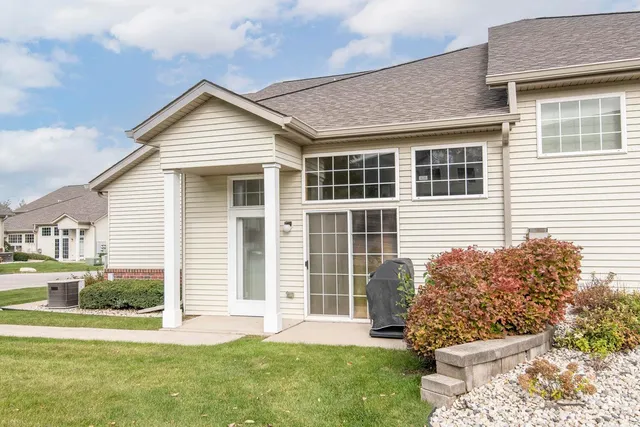 $310,000 | 2412 Fox River Parkway, Unit L, Waukesha, WI 53189