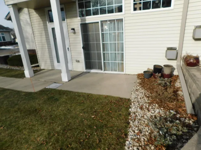 $310,000 | 2412 Fox River Parkway, Unit L, Waukesha, WI 53189