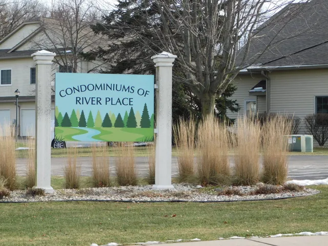 $310,000 | 2412 Fox River Parkway, Unit L, Waukesha, WI 53189