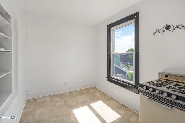 $325,000 | 128 Hamilton Street, Albany, NY 12207