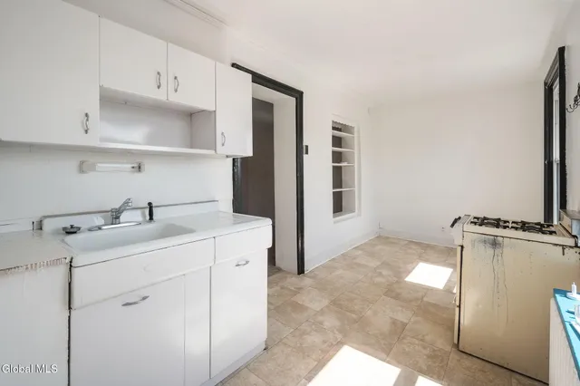 $325,000 | 128 Hamilton Street, Albany, NY 12207