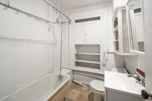 $325,000 | 128 Hamilton Street, Albany, NY 12207