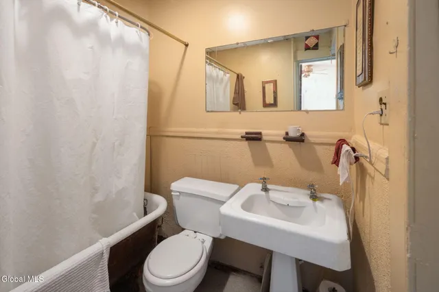 $325,000 | 128 Hamilton Street, Albany, NY 12207