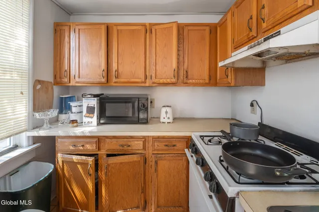 $325,000 | 128 Hamilton Street, Albany, NY 12207