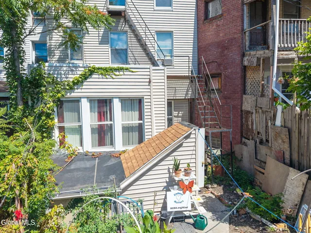 $325,000 | 128 Hamilton Street, Albany, NY 12207