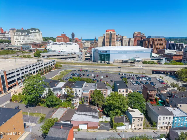 $325,000 | 128 Hamilton Street, Albany, NY 12207