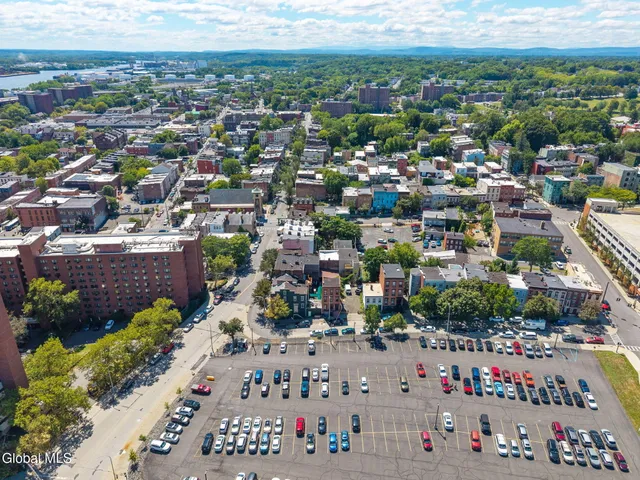 $325,000 | 128 Hamilton Street, Albany, NY 12207