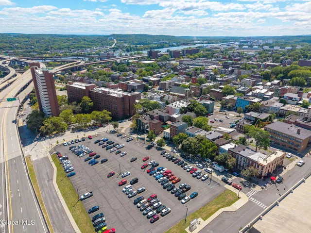 $325,000 | 128 Hamilton Street, Albany, NY 12207