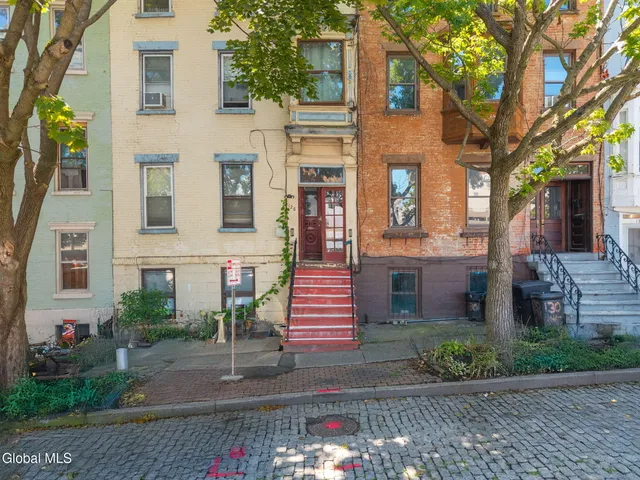 $325,000 | 128 Hamilton Street, Albany, NY 12207