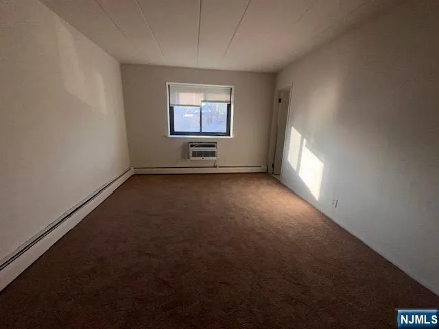 $2,500 | 873 Main Street, Unit 2E, Hackensack, NJ 07601