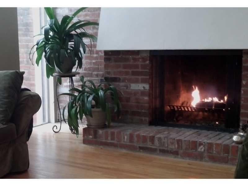 154 Maple Heights Road Pittsburgh, PA 15232 - Photo 5 of 17 Living Room.