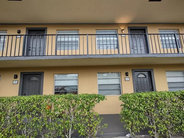 $2,250 | 1401 Northeast 17th Court, Unit 207, Fort Lauderdale, FL 33305