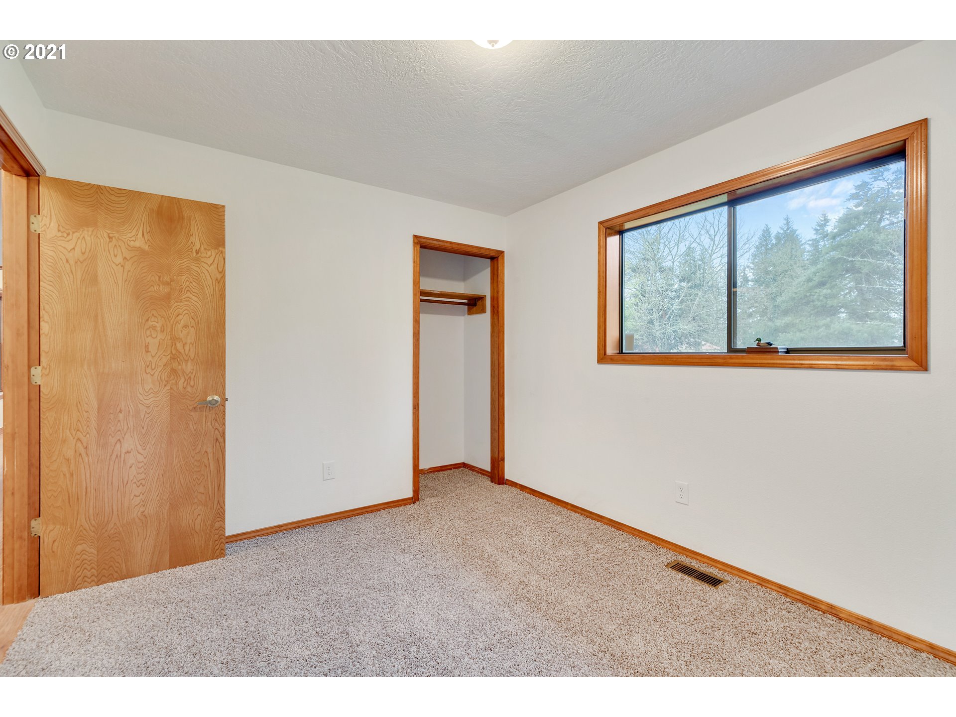 24875 Southeast Sunshine Valley Road Damascus, OR 97089 - Photo 16 of 26 Gallery Image 16