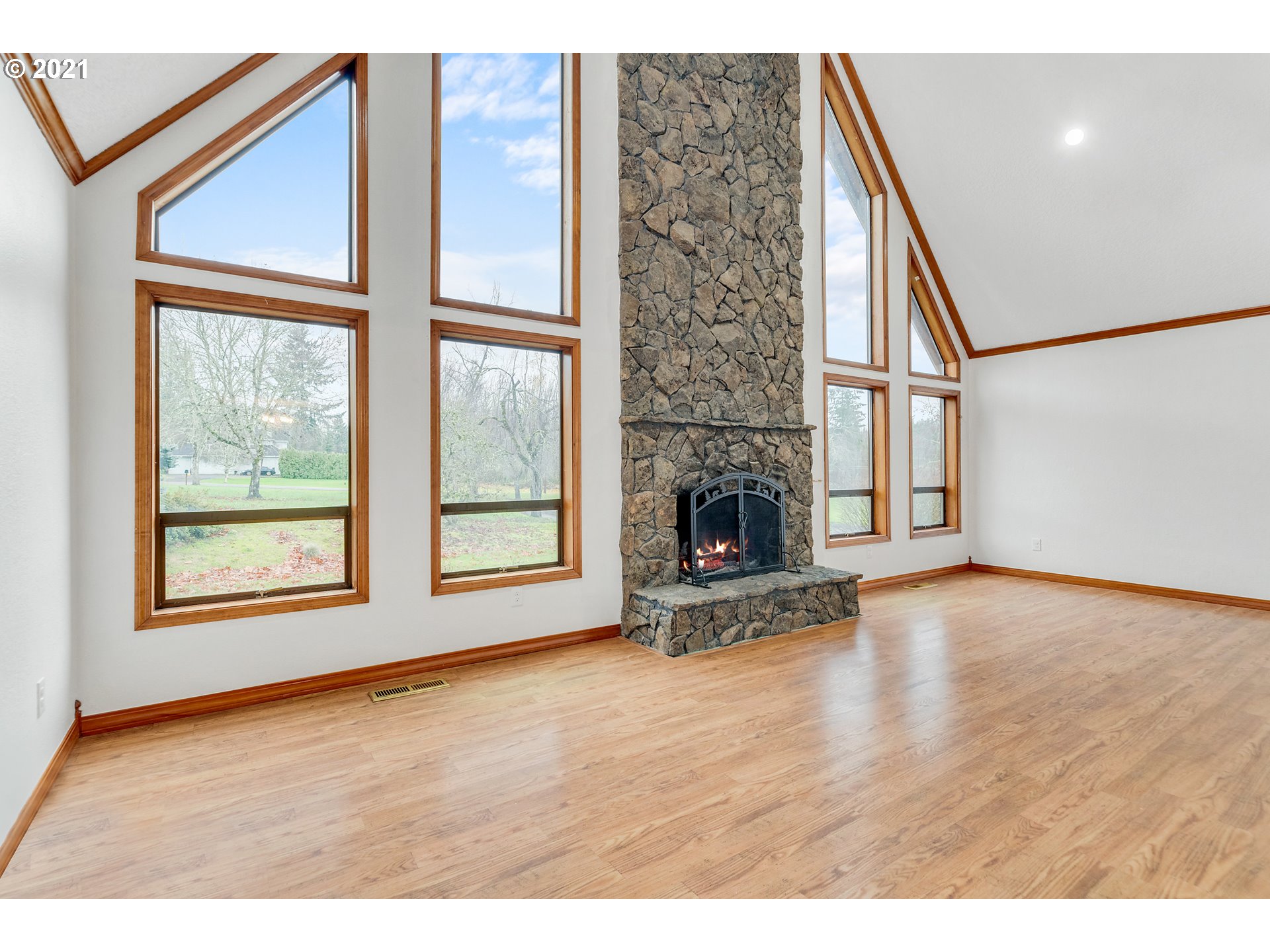 24875 Southeast Sunshine Valley Road Damascus, OR 97089 - Photo 8 of 26 Gallery Image 8