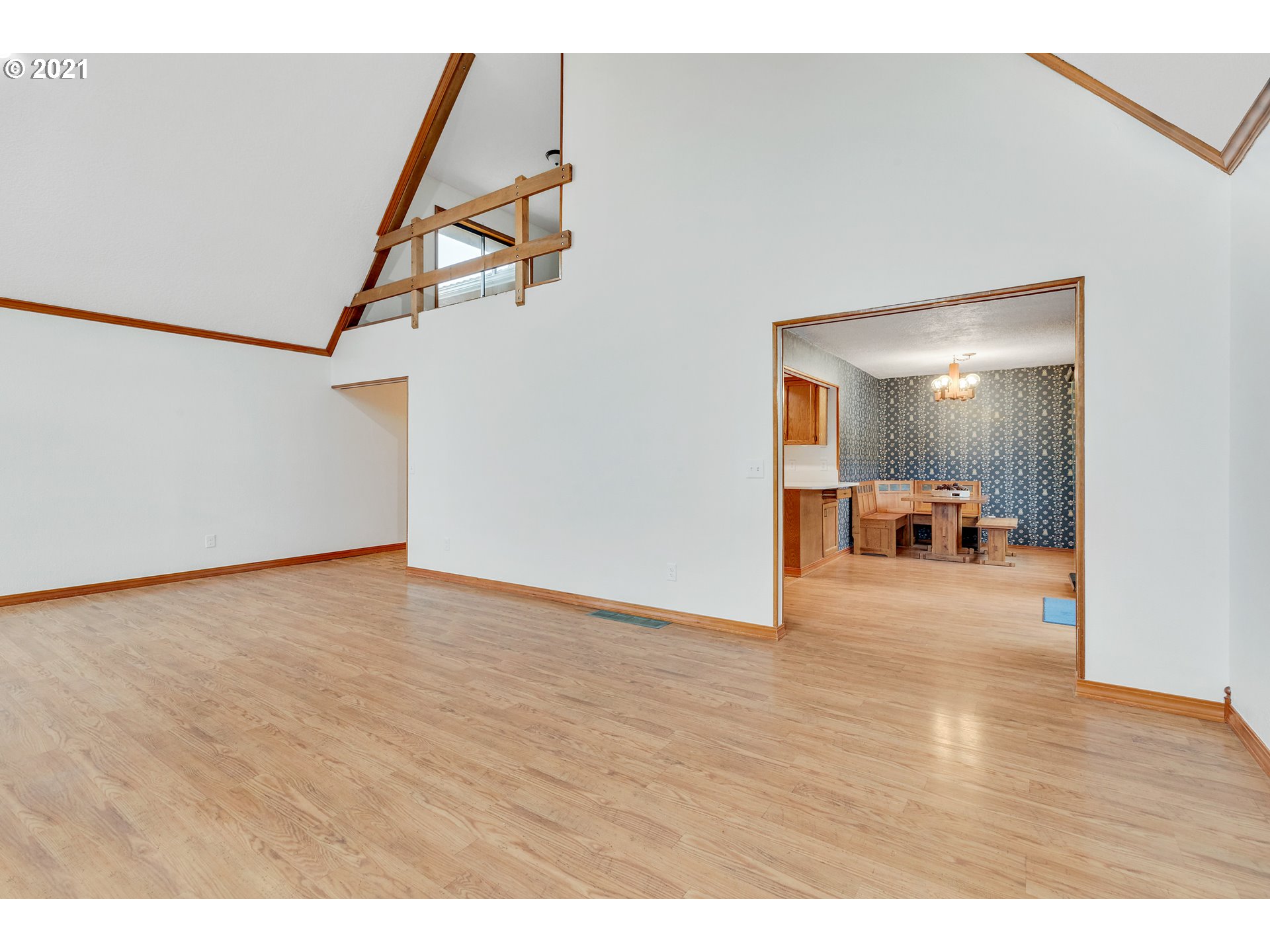 24875 Southeast Sunshine Valley Road Damascus, OR 97089 - Photo 9 of 26 Gallery Image 9