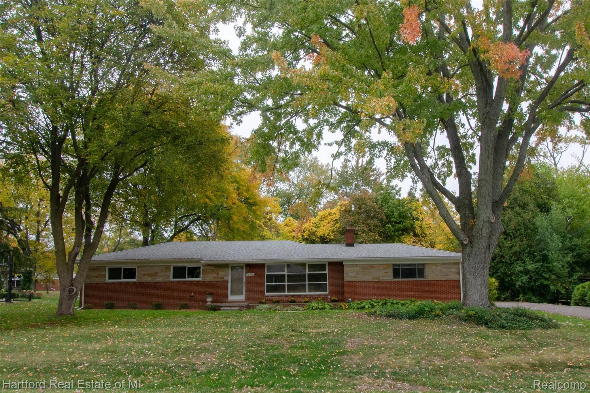 28220 Peppermill Road Farmington, MI 48331 - Photo 1 of 20 DSC_3884.jpg