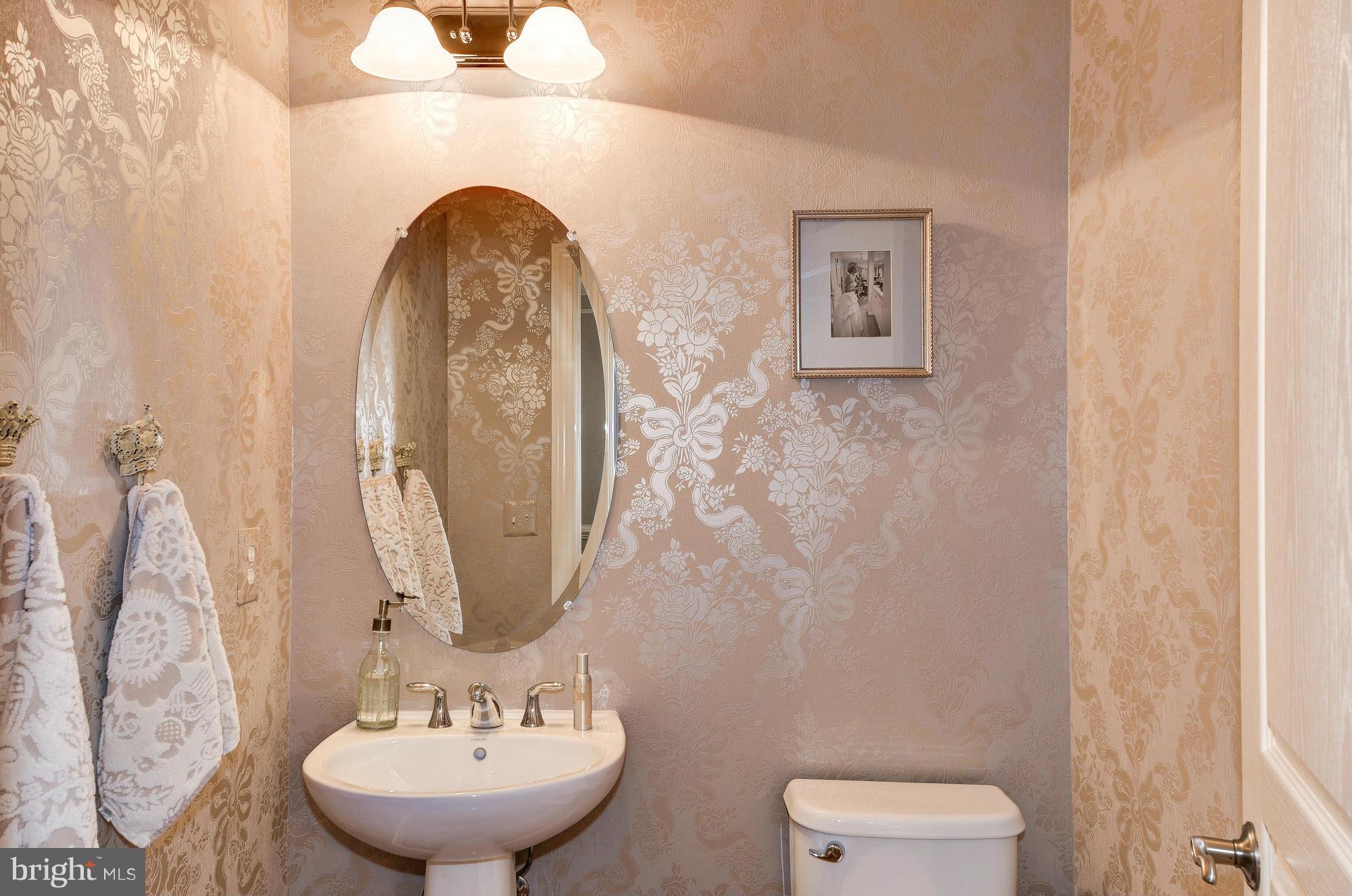 3445 Kemper Road Arlington, VA 22206 - Photo 4 of 13 Bath