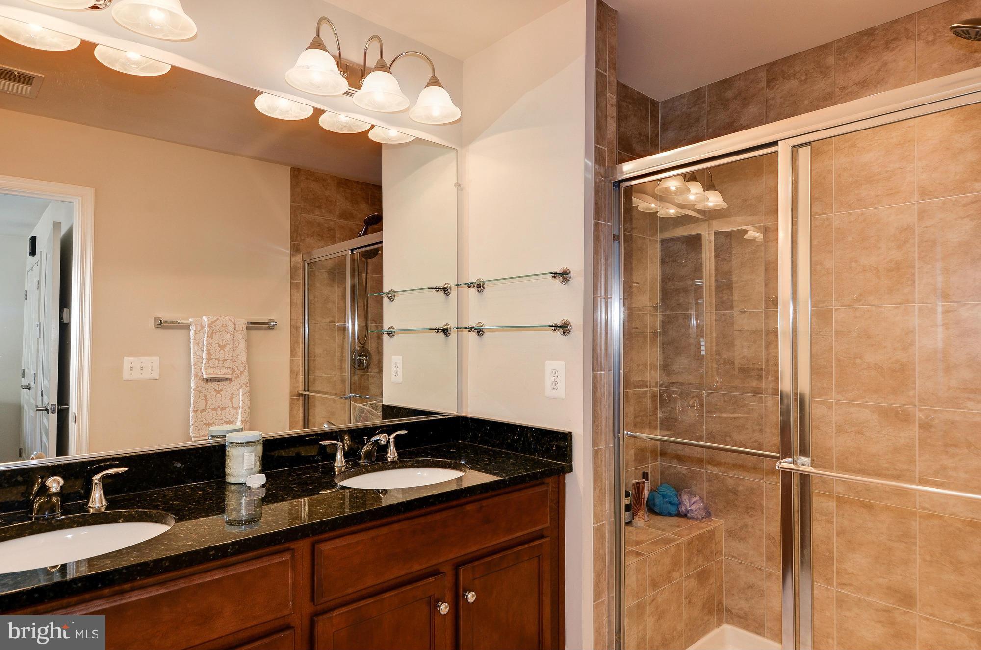 3445 Kemper Road Arlington, VA 22206 - Photo 6 of 13 Bath (Master)
