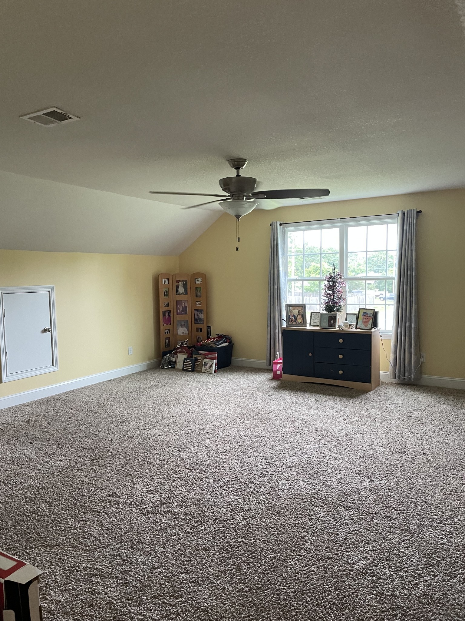 85 Good Hope Cemetery Road Oak Grove, KY 42262 - Photo 30 of 46 a view of a livingroom with a furniture and a ceiling fan