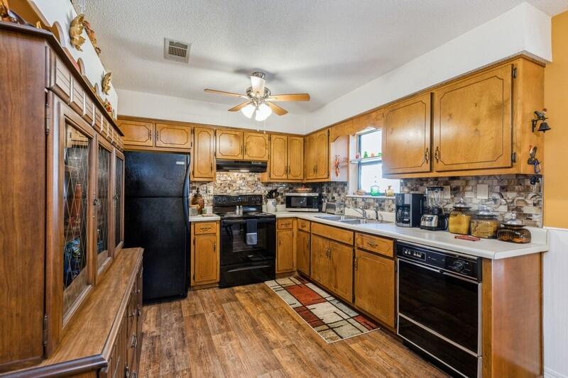 1202 Valley Road Crestview, FL 32539 - Photo 11 of 35 Gallery Image 11