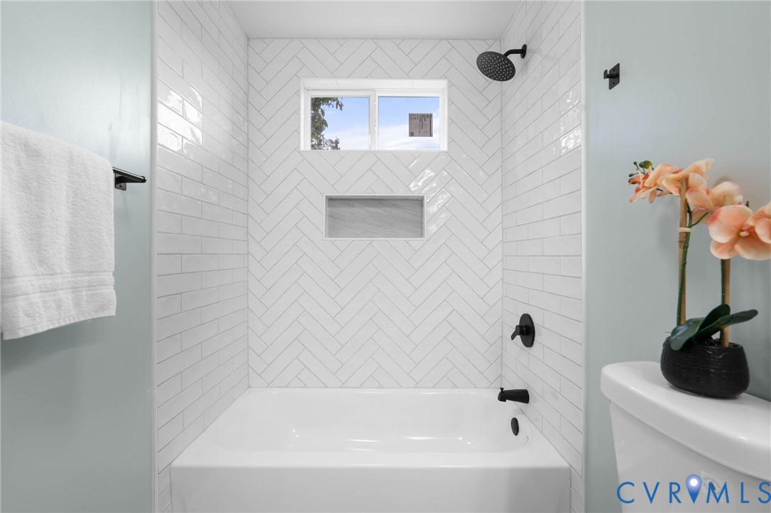 3122 Comet Road Henrico, VA 23294 - Photo 30 of 47 2nd Primary Bathroom
