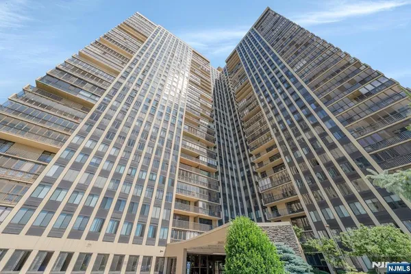 $449,000 | 200 Winston Drive, Unit 106, Cliffside Park, NJ 07010