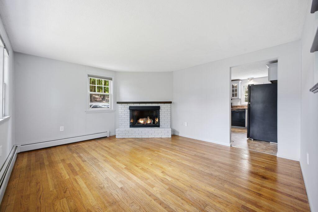 592 Hodsdon Road Pownal, ME 04069 - Photo 3 of 35 livingroom