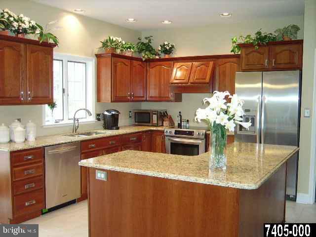 3689 Pleasant Valley Road York, PA 17406 - Photo 5 of 23 Gallery Image 5