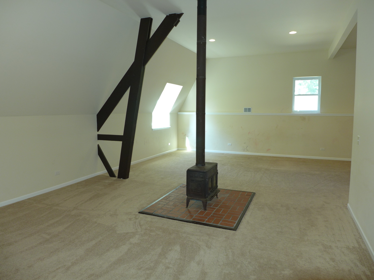 6316 Johnsburg Road Spring Grove, IL 60081 - Photo 19 of 29 an empty room with windows