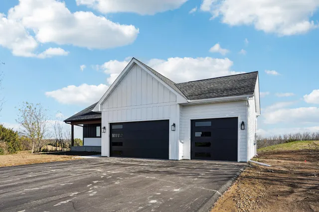 $765,000 | 18866 Silo Court, Shafer, MN 55074