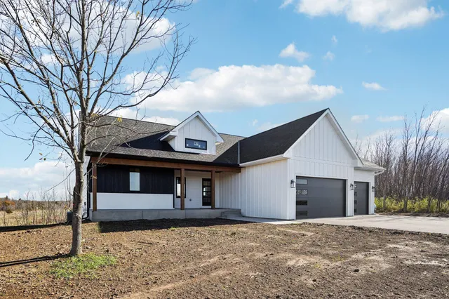 $765,000 | 18866 Silo Court, Shafer, MN 55074