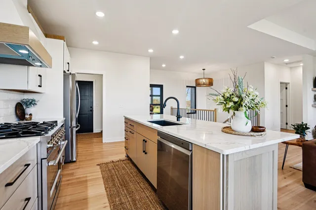 $765,000 | 18866 Silo Court, Shafer, MN 55074