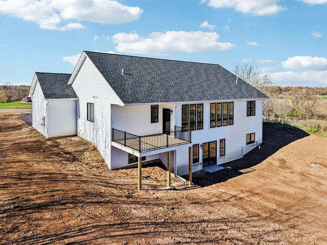 $765,000 | 18866 Silo Court, Shafer, MN 55074