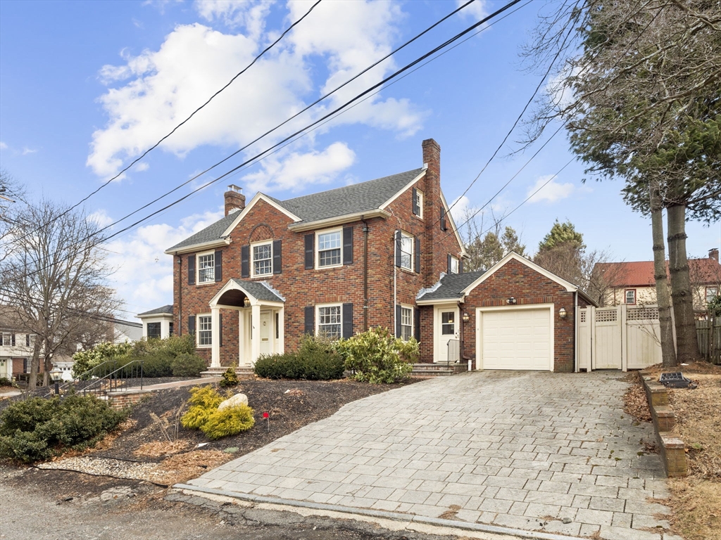 368 West Roxbury Parkway Boston, MA 02132 - Photo 2 of 42 Gallery Image 2