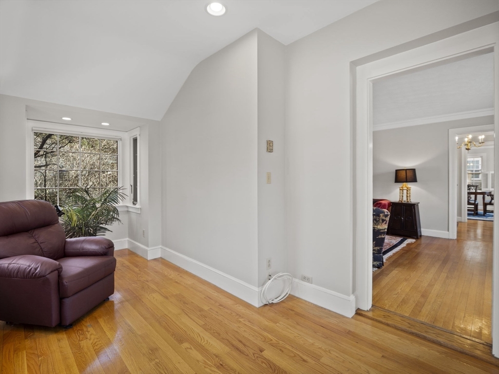 368 West Roxbury Parkway Boston, MA 02132 - Photo 21 of 42 Gallery Image 21