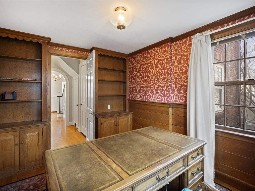 368 West Roxbury Parkway Boston, MA 02132 - Photo 24 of 42 Gallery Image 24