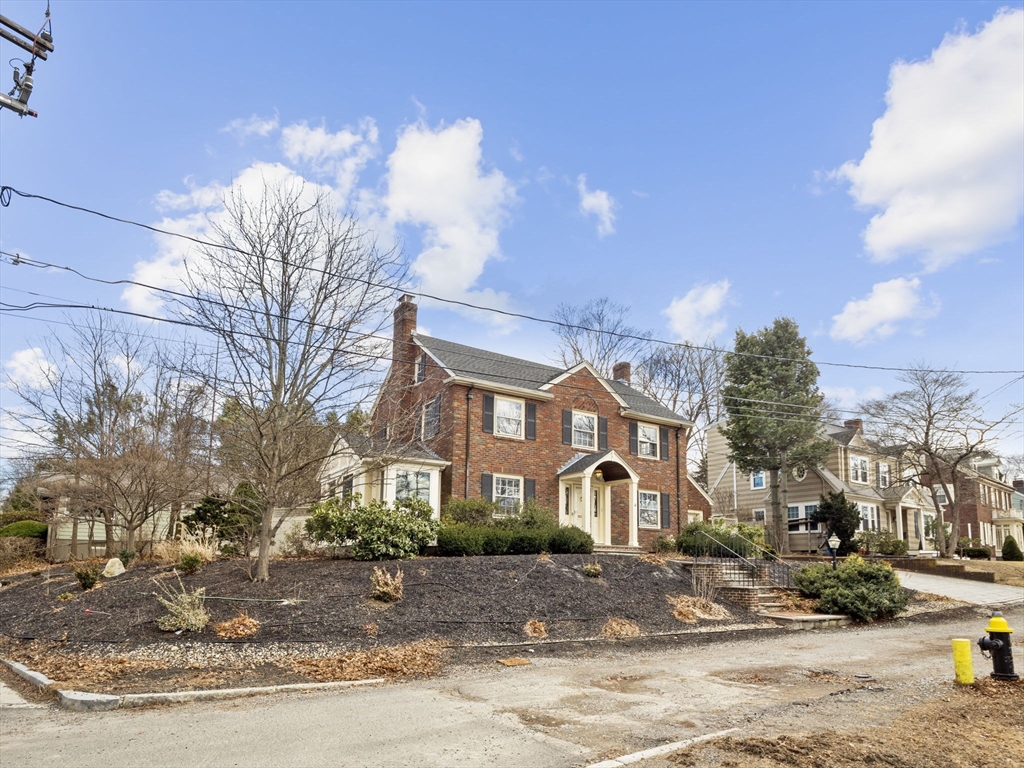 368 West Roxbury Parkway Boston, MA 02132 - Photo 3 of 42 Gallery Image 3