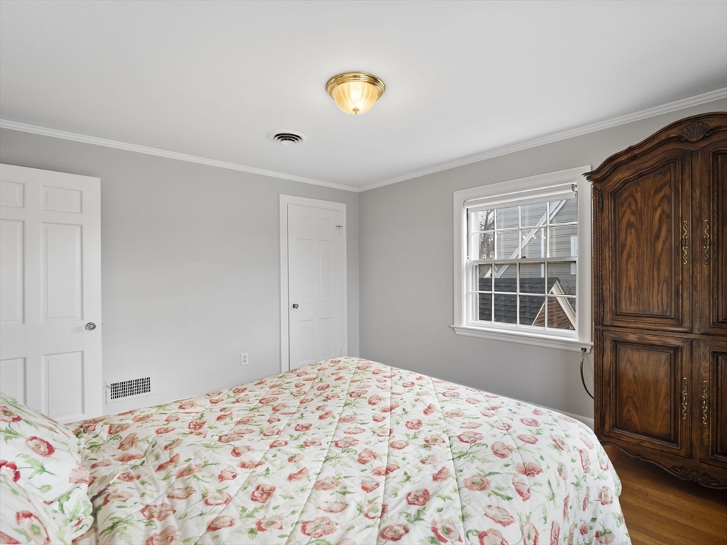 368 West Roxbury Parkway Boston, MA 02132 - Photo 33 of 42 Gallery Image 33