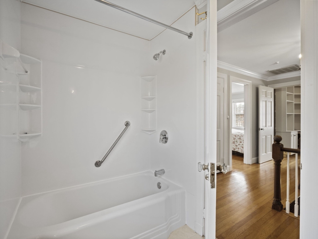368 West Roxbury Parkway Boston, MA 02132 - Photo 39 of 42 Gallery Image 39