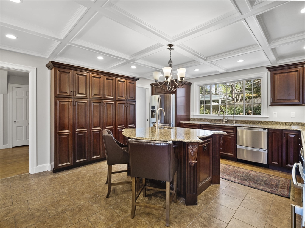 368 West Roxbury Parkway Boston, MA 02132 - Photo 9 of 42 Gallery Image 9